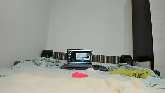 sweet-tinqerbell webcam