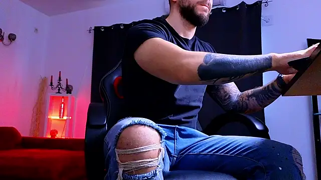 MightyAaron66 webcam