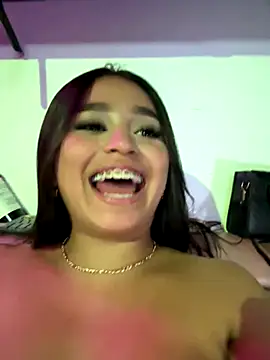 _julisweet_ (F teen) - Shot!!