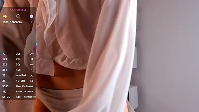 udeladodson (F teen) - Squeeze my boobs so close to cam