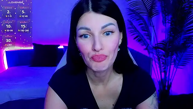 o1d_lady (F milf) - Teasing you with upskirt