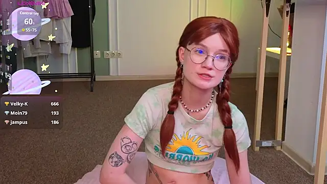 kitty_smalltits (F young) - tease with panties