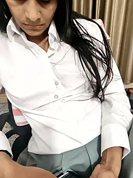 shalu_g (F young) - Boob and Finrings show