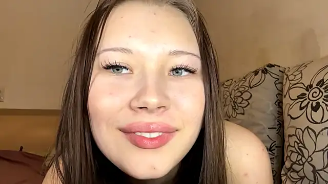 OliviaMoon_24 webcam