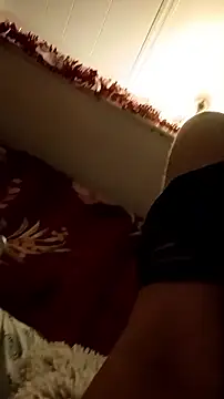 whitetrashdirtyslut webcam