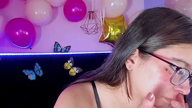 Anastasia_Whitee webcam