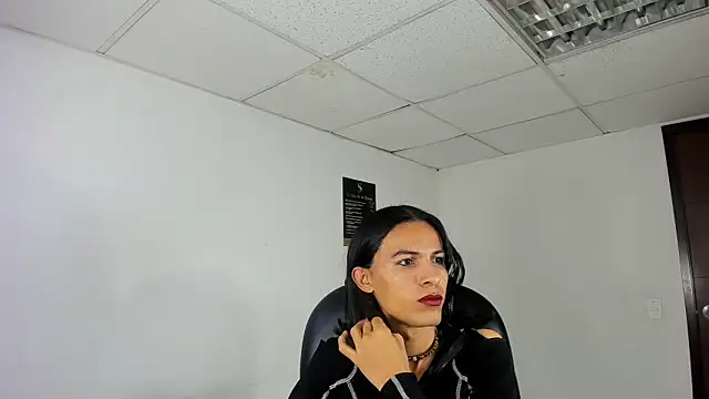 Aisha_hotts777 webcam