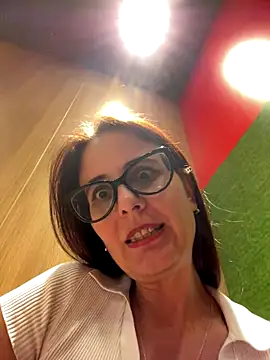 natakitten (F milf) - Naked in public restroom+suck dildo