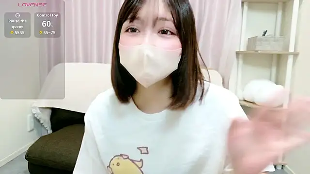 naru_chaaan (F young) - お尻向けながら、パンツを脱いでいきます💕