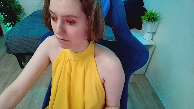 cranberryhot (F young) - Fuck pussy with a dildo❤️