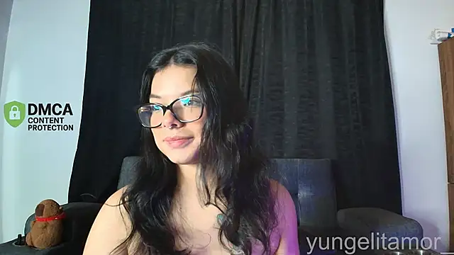 yungelitamor_ webcam