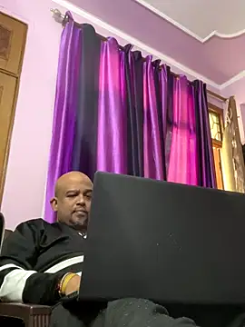 Dick_6inches_Delhi webcam