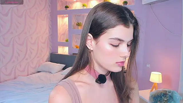 floradobb (F teen) - Let's lift up my skirt n spank my booty!