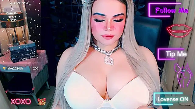 xHugeHarleySelfsuckerx webcam