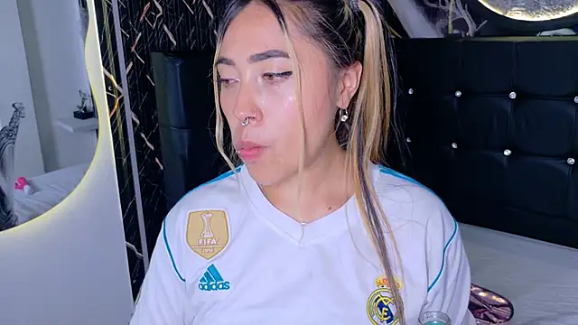 ManuelaVeelez webcam