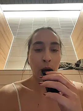 holly_play (F young) - 3 fingers stretching pussy? Show me!