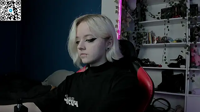 Holy_Mistress_S webcam