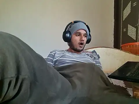 young-hairy-jon webcam