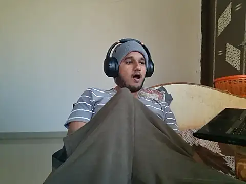 young-hairy-jon webcam