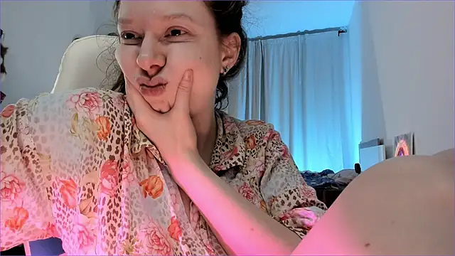 Viktoria_Oliverr webcam