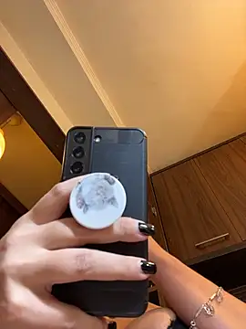 Hotmomcheckk_ webcam