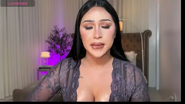 Your_Majesty_Tyra webcam