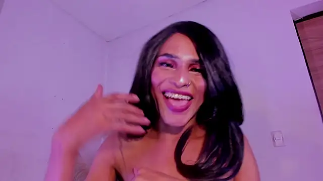 carolinemiller7 webcam