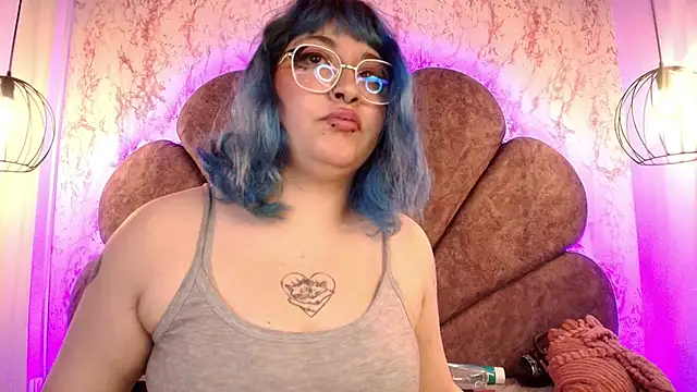 Lilith_curvy webcam