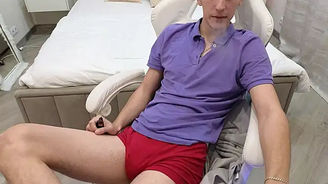 moonlinskinn (M twink) - take off your t-shirt