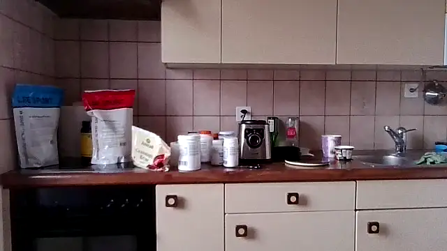 alpha-hunk - Alpha-hunk's free webcam