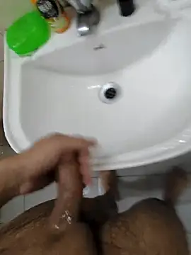 KeepCummingForYou73 webcam