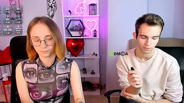 astren_villo (Ask my age) - take off t-shirt