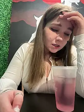 pumashyxd (F young) - OPEN DOOR IN PUBLCI TOILET