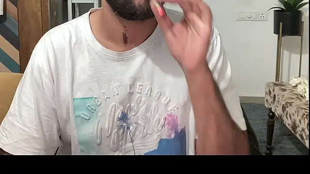 MakeMeAwareAah webcam