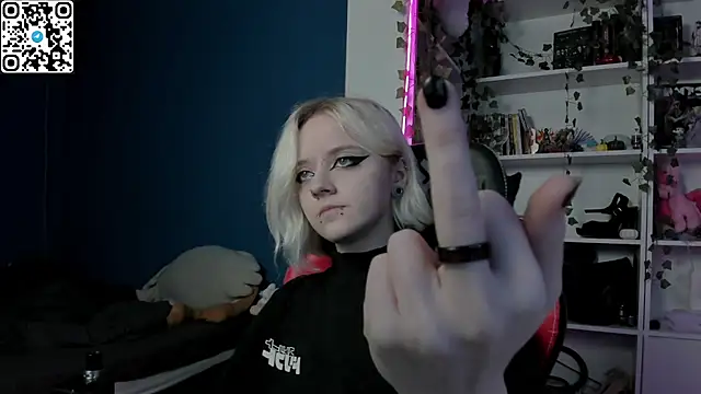 Holy_Mistress_S webcam