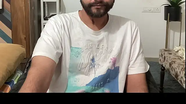 MakeMeAwareAah webcam