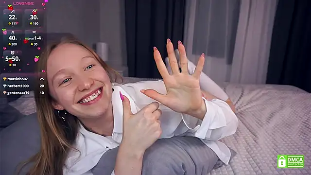 earnestinegyllenband (F teen) - Let your fingertips explore my collarbon