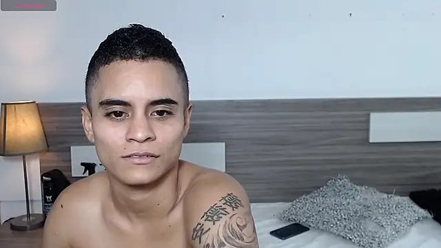 Liiamthompson webcam