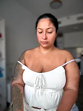 itsmedannax - ItsmeDannax's free webcam - UK Sex Cams