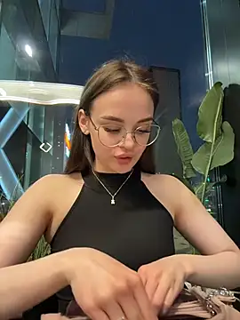 kristirich (F young) - Masturbation+pinch nipples