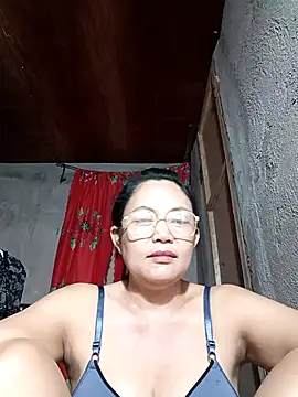 Everleigh_mom webcam