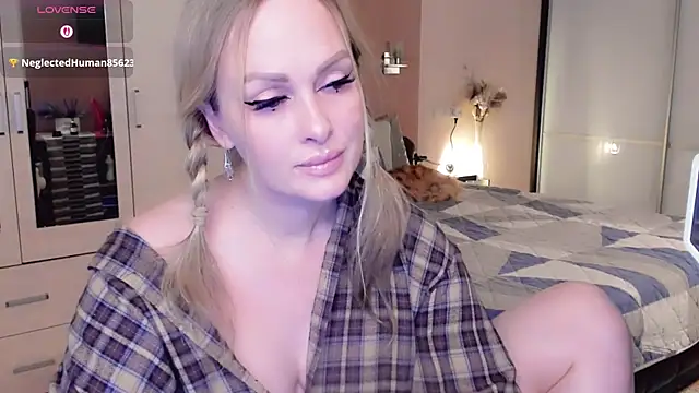 libby_nora (F milf) - Booty spotligh😈