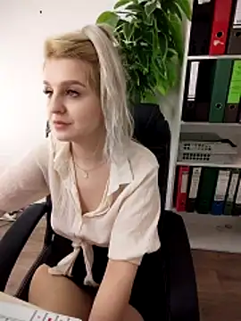 cold_blondie webcam