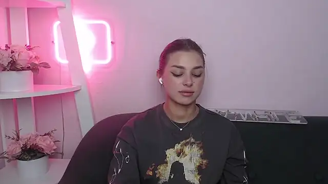 MilanaAngelAs webcam