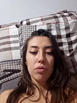 virggin_squirt - Virggin_Squirt's free webcam - UK Sex Cams