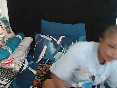 CreamySexyPussy webcam