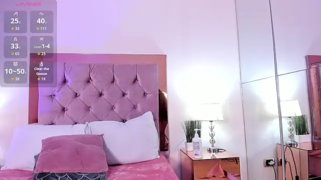 melanie_hills webcam