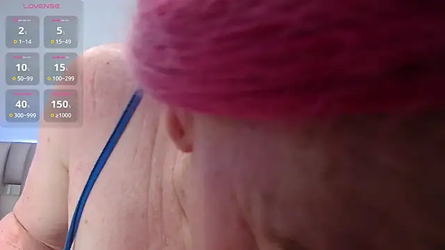 Kittywhiteass webcam