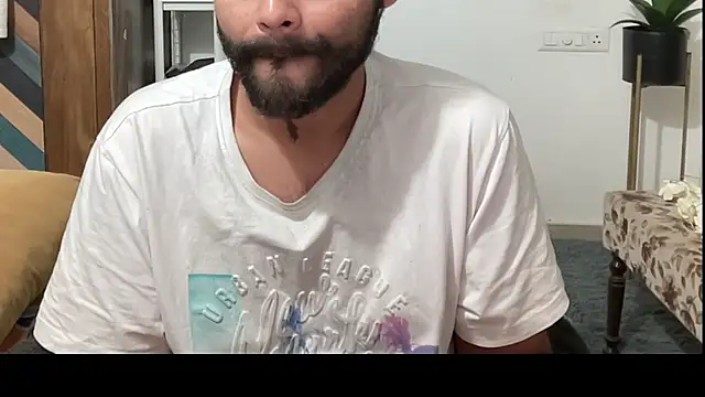 MakeMeAwareAah webcam