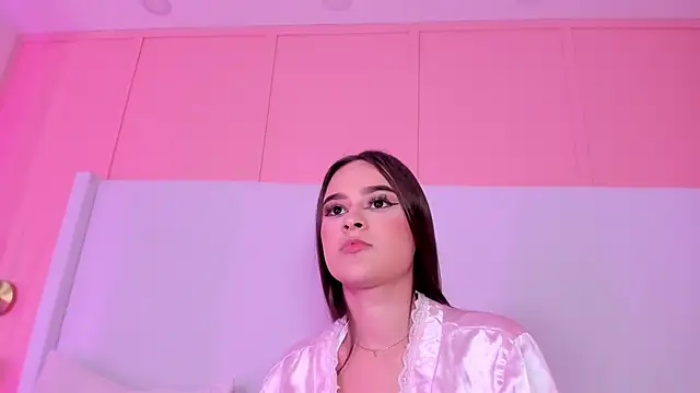 shaina_vasquez (F teen) - NUDE AND SALIVA ON THE BREASTS